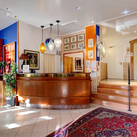 Frank Hotel
